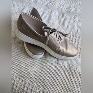 Eileen Fisher Shimmering Gold Platform Lace-up Sneakers | size 10